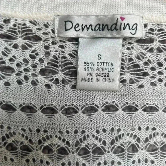 Crochet Kimono-Sleeve V-Neck Pullover Sweater. Size small. Cream - Picture 2 of 3